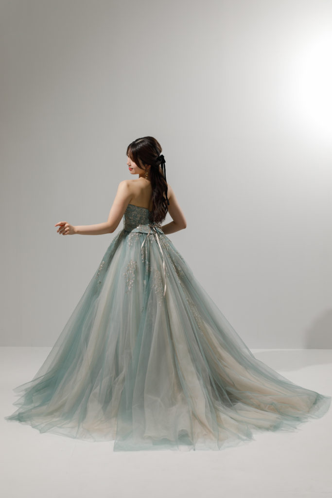 LULUグリーングリッターの写真です