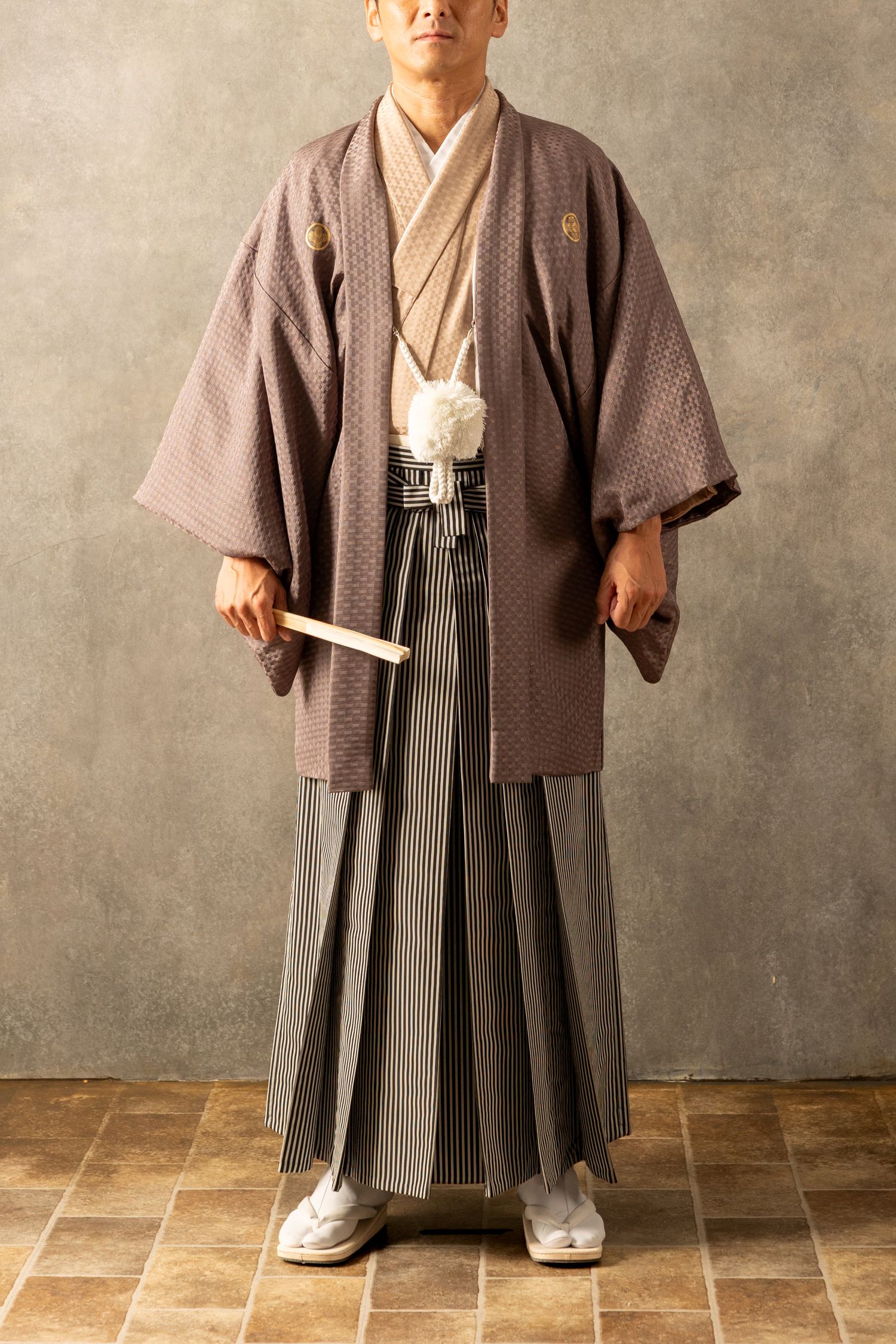 ブラウン紋付
